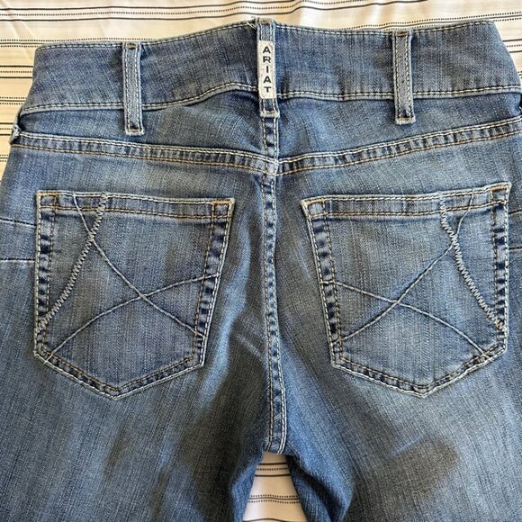 Ariat Jeans Size 26R Junior Inseam 30 inches skinny fit - Picture 1 of 12